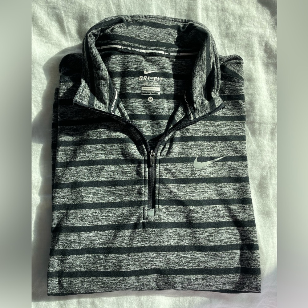 Nike Dri-Fit Long Sleeve Quarter Zip Pull Over